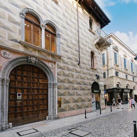 Palazzo Confalonieri Da Lisca Verona Exteriör bild