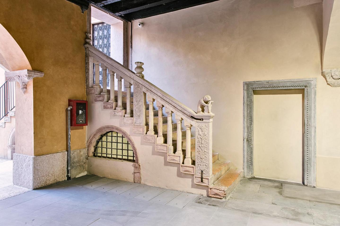 Palazzo Confalonieri Da Lisca Verona Exteriör bild